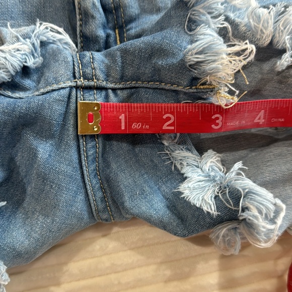 KanCan Frayed Hem Distressed Jean Shorts Light Blue 9/28 - Picture 5 of 10